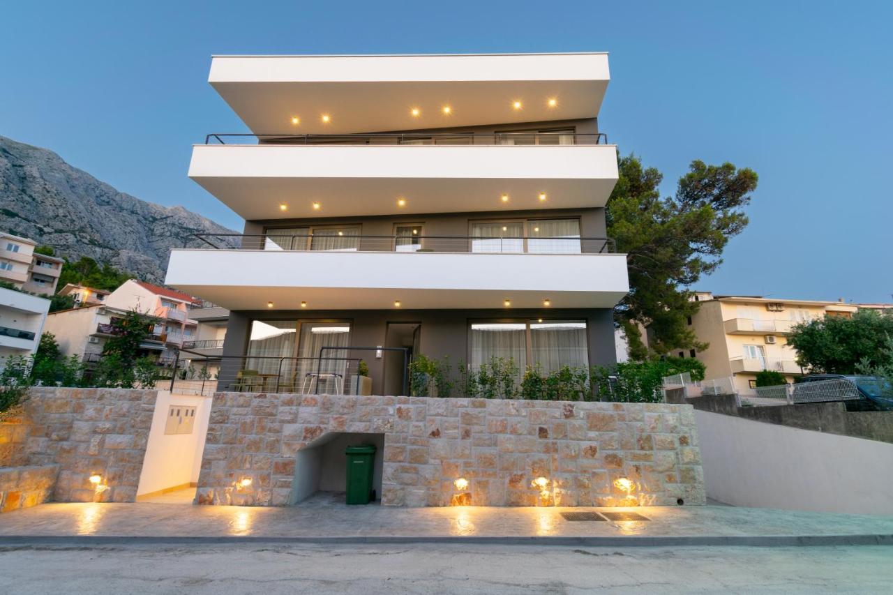 Apartmani Pino Baška Voda المظهر الخارجي الصورة