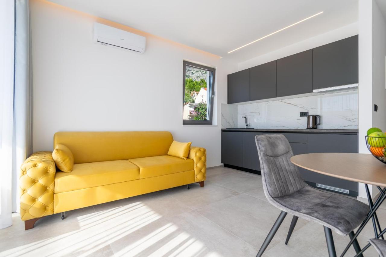 Apartmani Pino Baška Voda المظهر الخارجي الصورة
