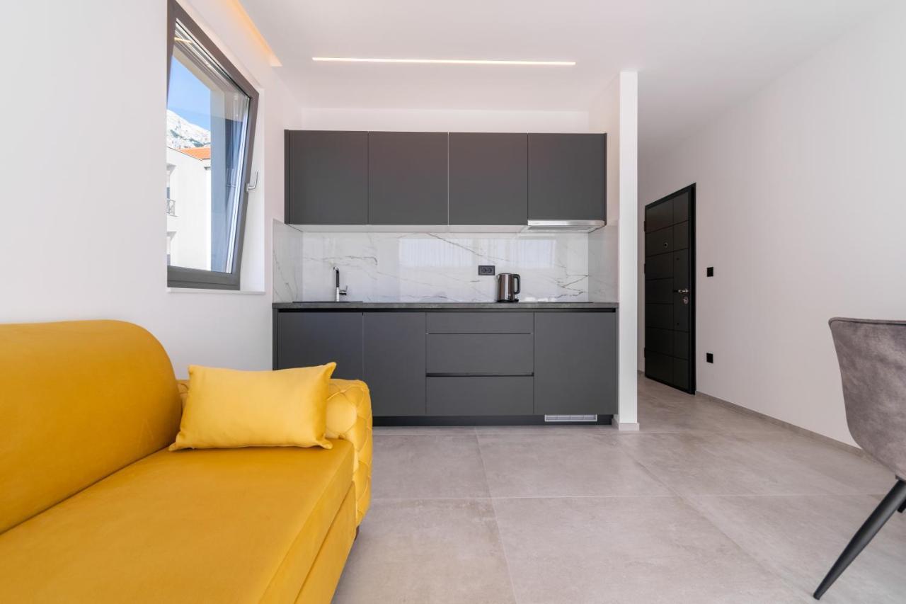 Apartmani Pino Baška Voda المظهر الخارجي الصورة