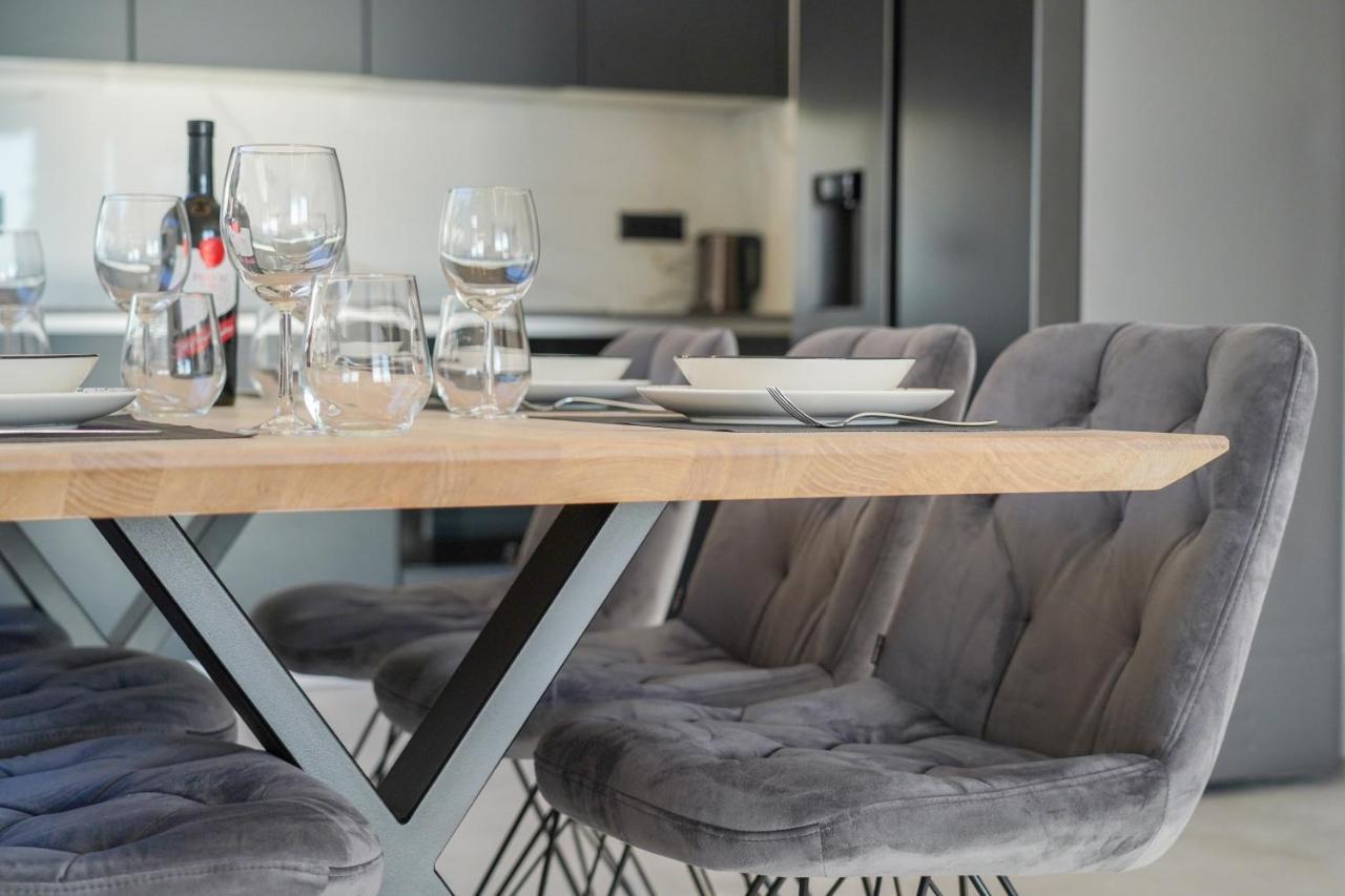 Apartmani Pino Baška Voda المظهر الخارجي الصورة