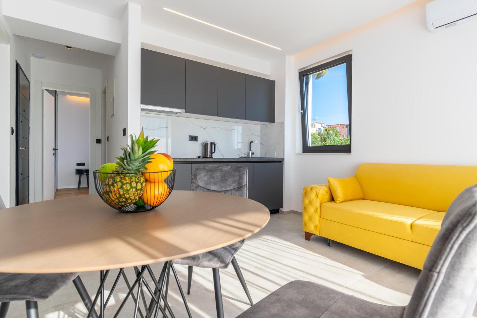 Apartmani Pino Baška Voda المظهر الخارجي الصورة