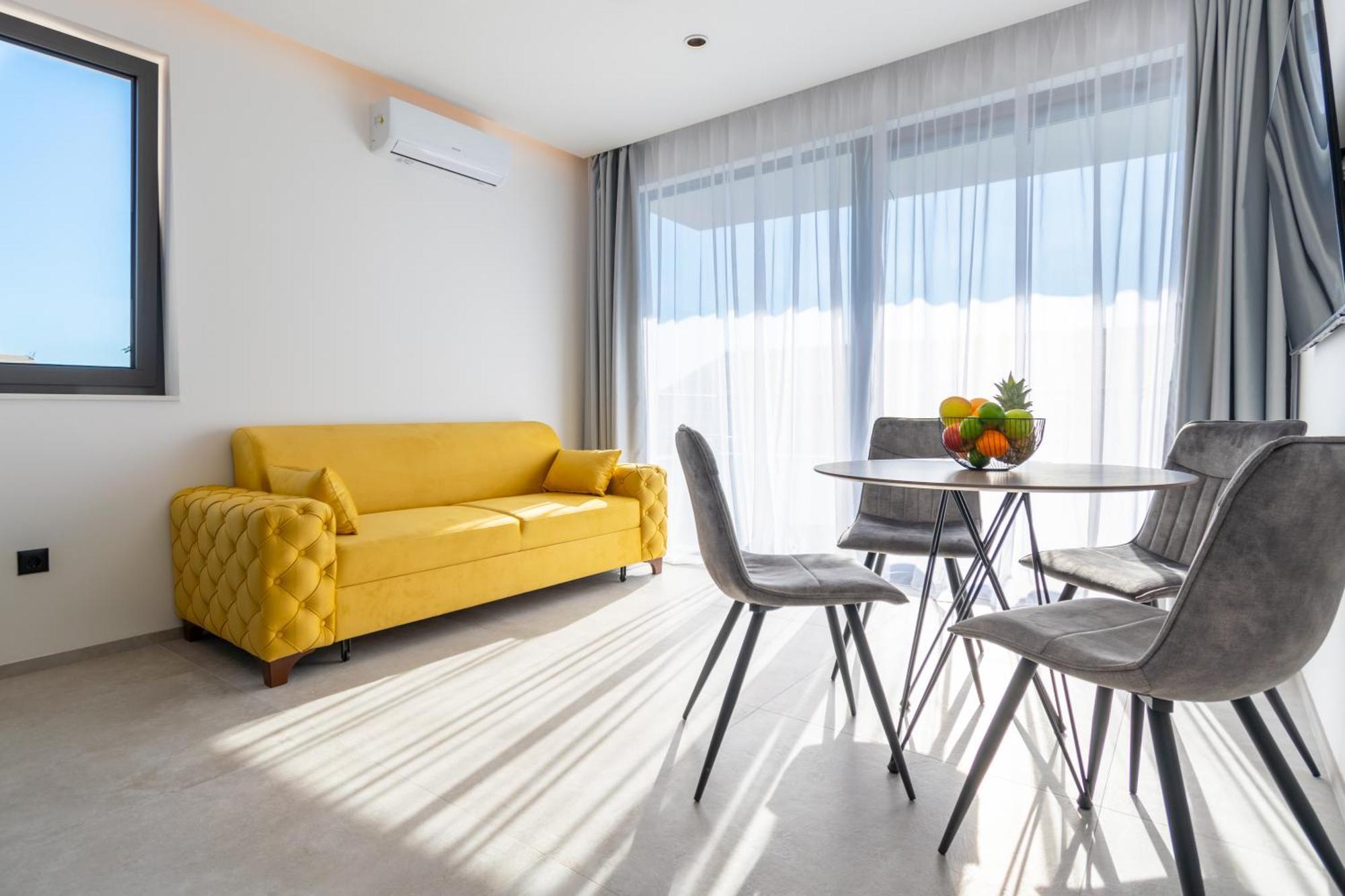 Apartmani Pino Baška Voda الغرفة الصورة